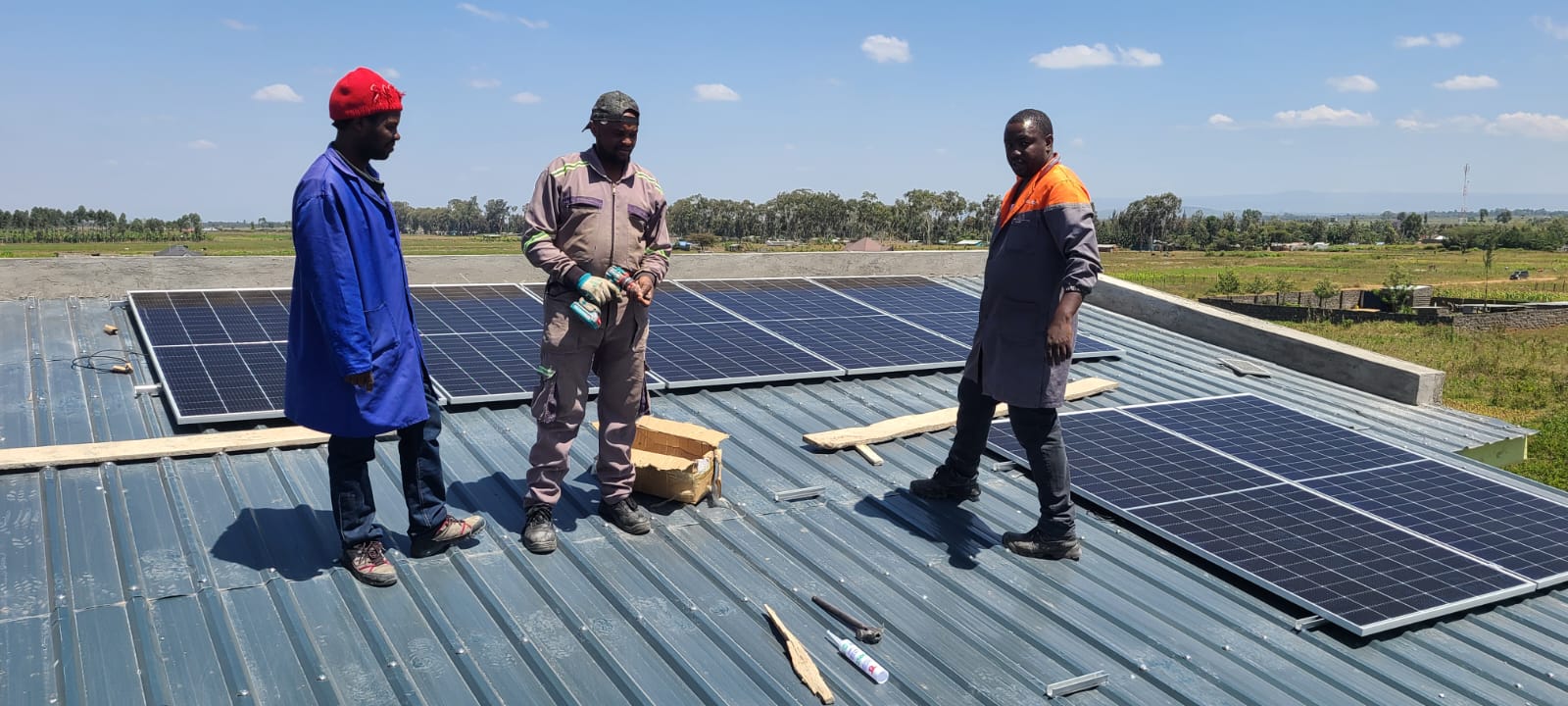 Hybrid solar office installation